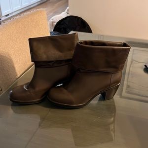 Dansko Bobbi Y2K Brown Leather Convertible Ankle/Mid-Calf Boots